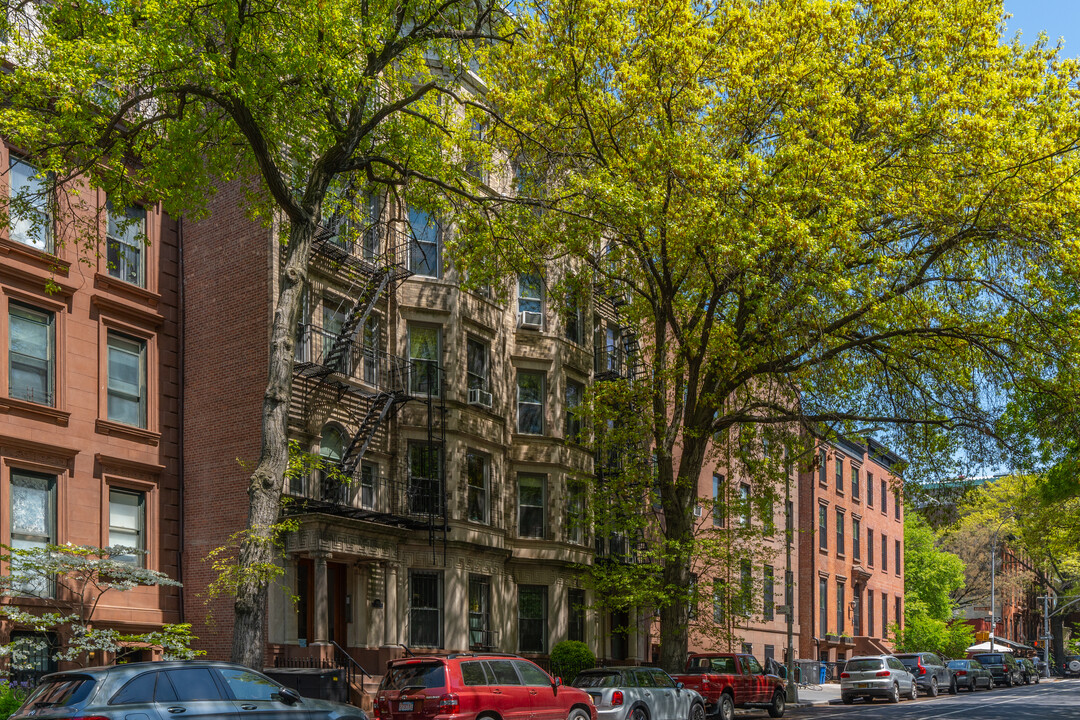 159 Lafayette Ave in Brooklyn, NY - Building Photo