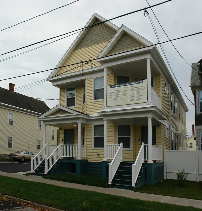 Johnson Park Apartments IV in Utica, NY - Building Photo