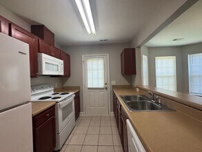 830 N Taylor St in Wake Forest, NC - Building Photo - Building Photo