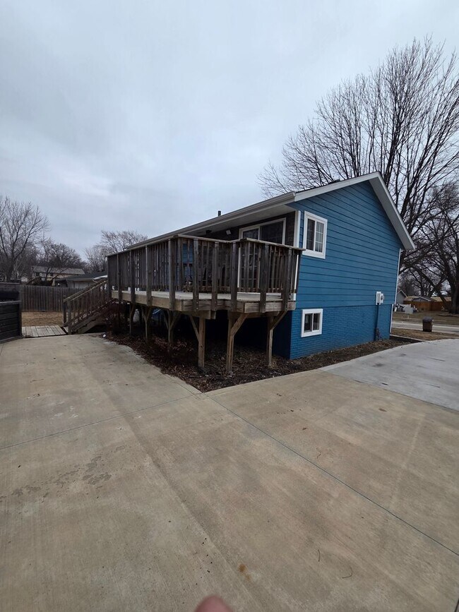 215 Knoll Dr in Norwalk, IA - Building Photo - Building Photo