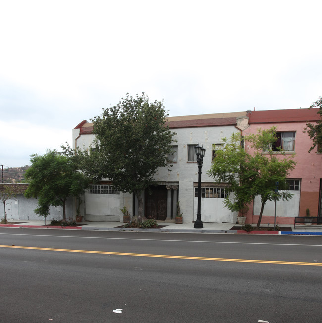 10065 Commerce Ave in Tujunga, CA - Building Photo - Building Photo