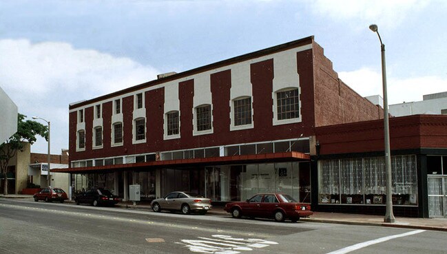 252 S Main St in Pomona, CA - Building Photo - Building Photo