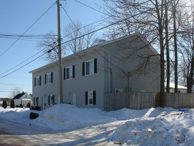 1700 Washington Ave in Lorain, OH - Foto de edificio - Building Photo