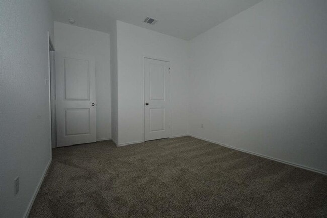 404 Bass Dr in Bastrop, TX - Building Photo - Building Photo