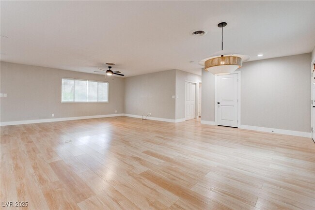 property at 1404 Campbell Dr