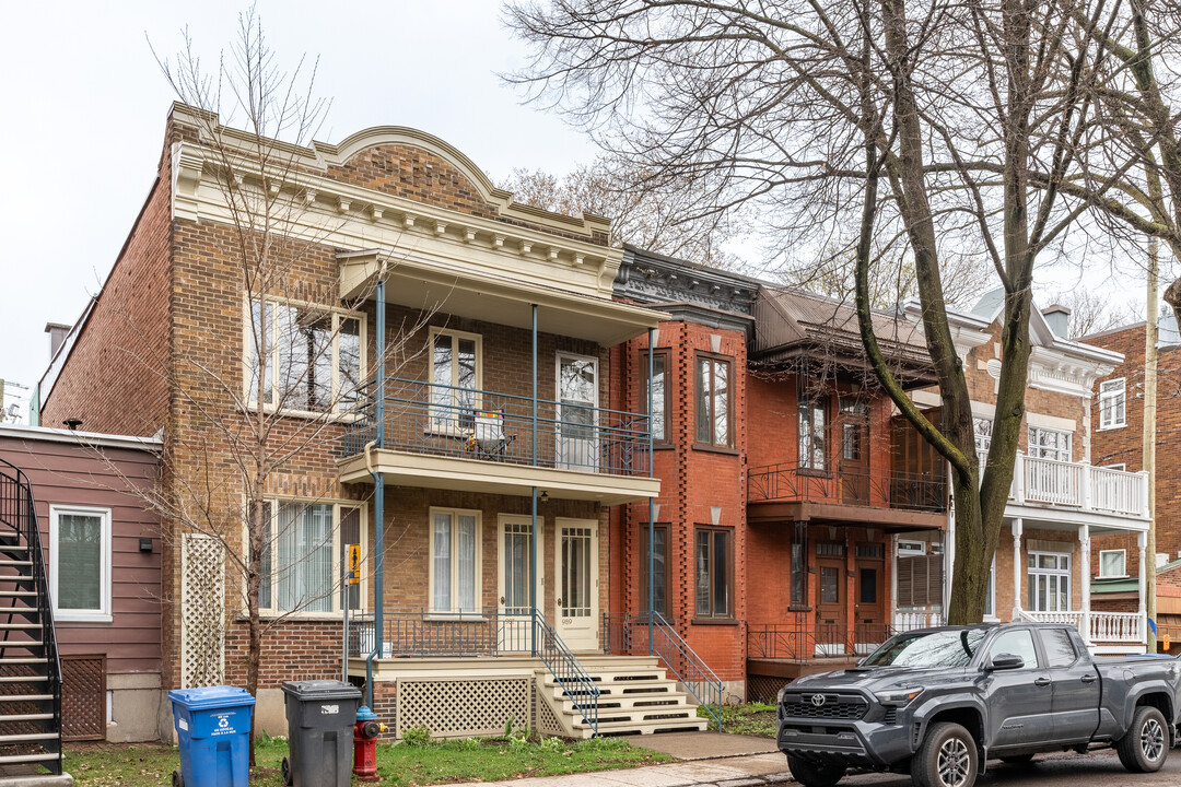 975 De Bougainville Av in Québec, QC - Building Photo