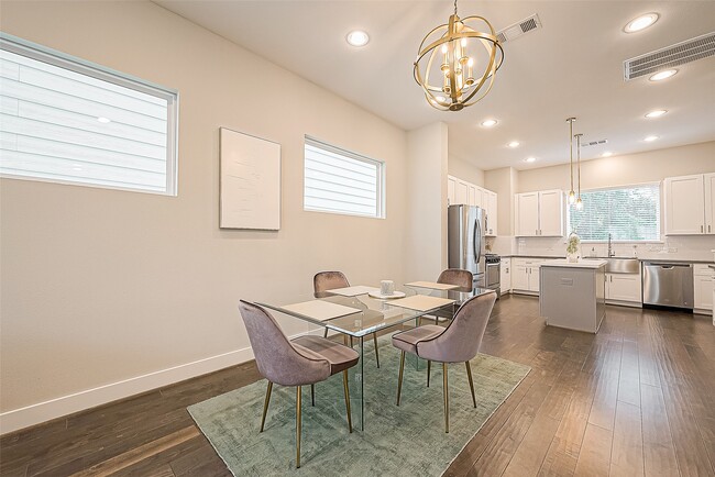 property at 2051 Sherwood Forest St