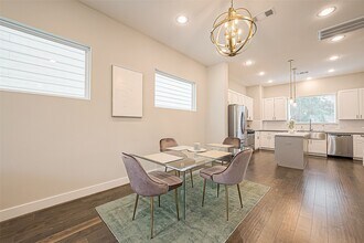 2051 Sherwood Forest St in Houston, TX - Building Photo - Building Photo