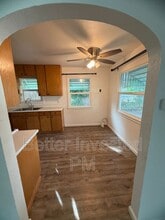 727 N Pine St in Ukiah, CA - Building Photo - Building Photo