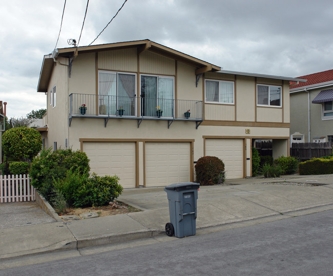 160-162 Lewis Ave in Millbrae, CA - Foto de edificio - Building Photo