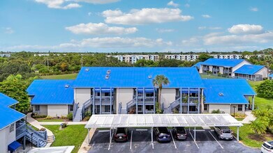 1637 NE Nautical Pl in Jensen Beach, FL - Foto de edificio - Building Photo