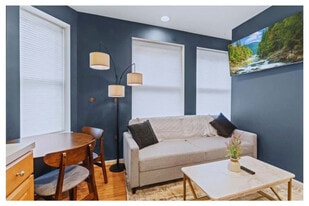 242 S 17th St in Philadelphia, PA - Building Photo