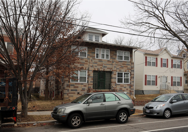 905 Butternut St NW in Washington, DC - Building Photo - Building Photo