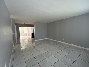 15020 NE 6th Pl in Miami, FL - Building Photo - Building Photo