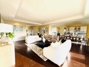 2839 Carob St in Newport Beach, CA - Building Photo - Building Photo