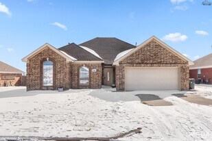2103 E Hunters Glen in Wichita Falls, TX - Building Photo
