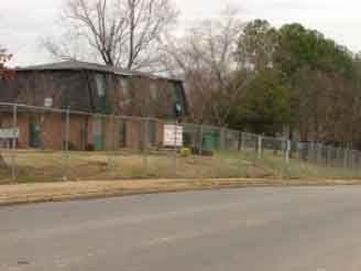 Whispering Pines Apartments in Memphis, TN - Foto de edificio - Building Photo