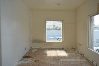 8625-8629 S Vermont Ave in Los Angeles, CA - Foto de edificio - Building Photo