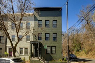 1934 35th Pl NW in Washington, DC - Building Photo