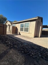 8532 Warthen Meadows St in Las Vegas, NV - Building Photo - Building Photo