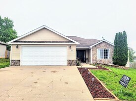 109 Pioneer Ct in Waynesville, MO - Building Photo