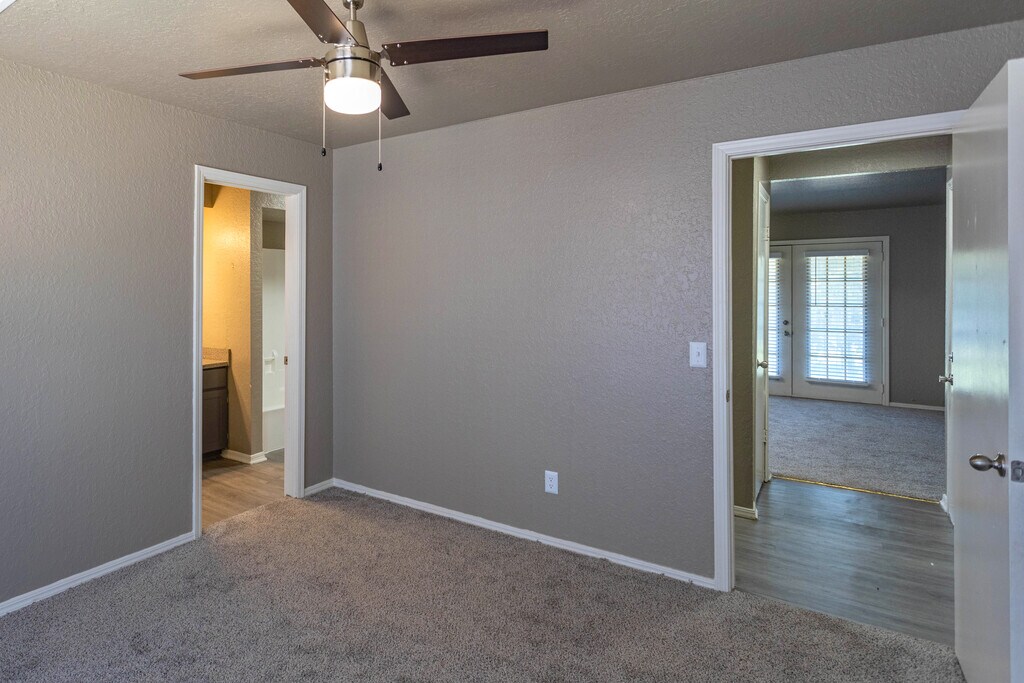 Fieldstone Garden Apartments in Mustang, OK