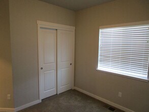 2614 NE Colleen Rd in Prineville, OR - Building Photo - Building Photo