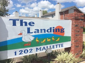 The Landing Apartments in Victoria, TX - Foto de edificio - Building Photo