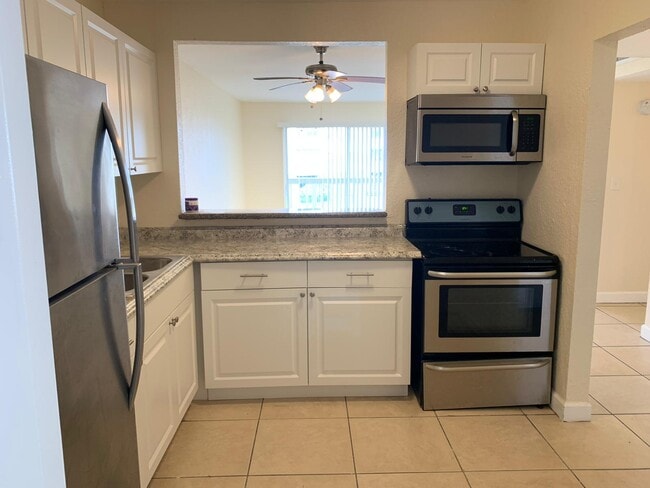 15221 NE 6th Ave in Miami, FL - Building Photo - Building Photo