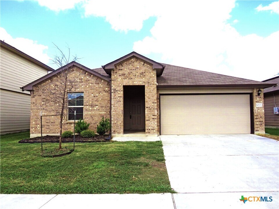 6013 Sally Ride Ln in Killeen, TX - Building Photo