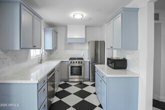 3547 E Meadowbrook Ave in Phoenix, AZ - Building Photo - Building Photo