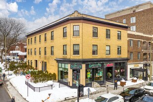 5037-5041 Sherbrooke W in Montréal, QC - Building Photo