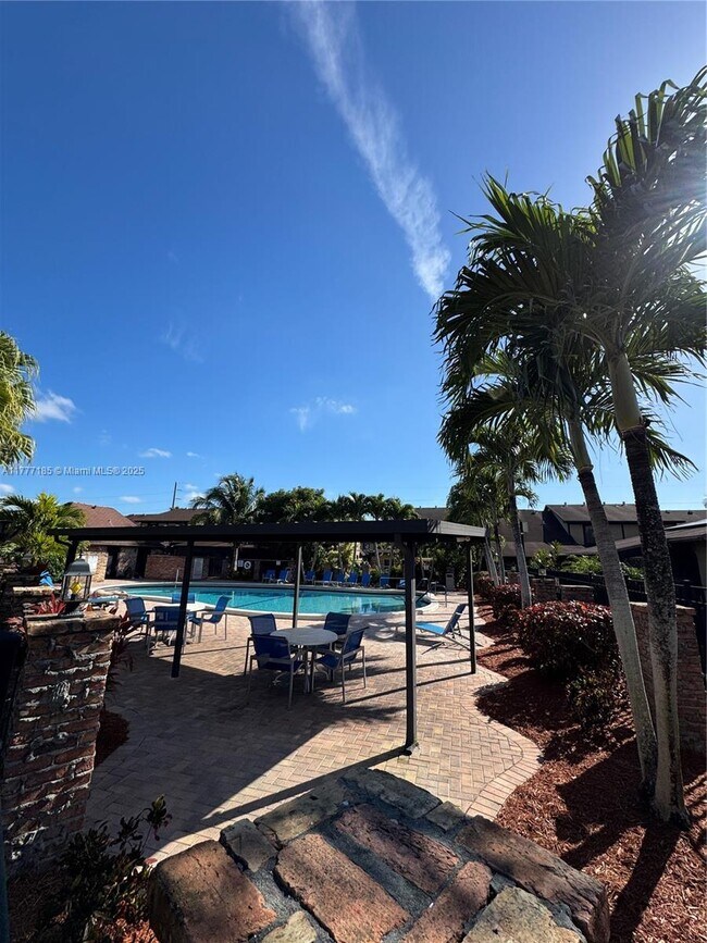 9189 NW 45th St in Sunrise, FL - Building Photo - Building Photo