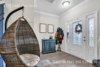 8172 Cape Fox Dr in Jacksonville, FL - Foto de edificio - Building Photo