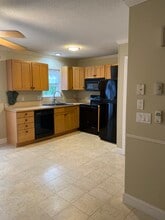 488 Perkins Ave, Unit 3-3 in Waterbury, CT - Building Photo - Building Photo