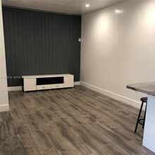 6819 SW 15th St in Pembroke Pines, FL - Building Photo - Building Photo