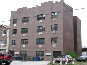 301 Powell St in Brooklyn, NY - Building Photo - Building Photo