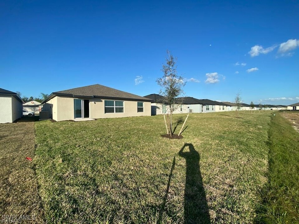 4032 Villa Doria Ct in North Fort Myers, FL - Building Photo