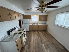 1600 Lee Terrace Dr in Wickliffe, OH - Building Photo - Building Photo