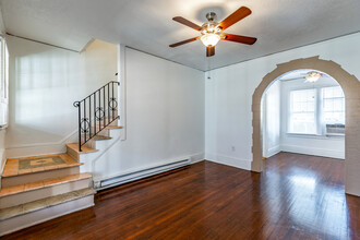 Spanish Oaks Apartments in Sarasota, FL - Building Photo - Interior Photo