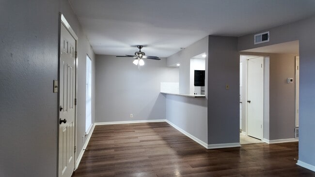 2102 5th Ave N in Texas City, TX - Building Photo - Building Photo