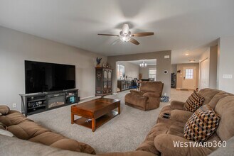 2971 Ellsworth Dr in Yorkville, IL - Building Photo - Building Photo