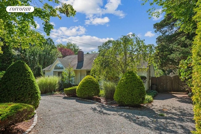 35 Halsey Rd in Riverhead, NY - Building Photo - Building Photo