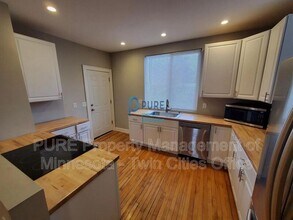 18 W 33rd St in Minneapolis, MN - Building Photo - Building Photo