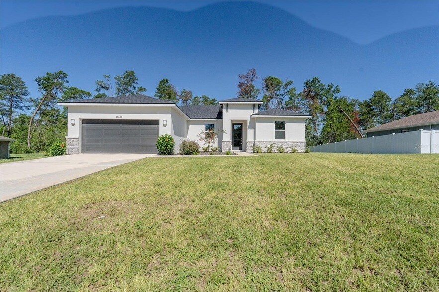 16038 SW 49th Ct in Ocala, FL - Building Photo