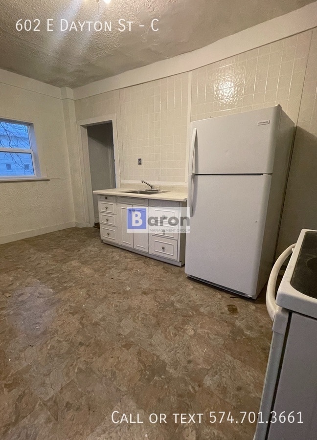 property at 602 E Dayton St