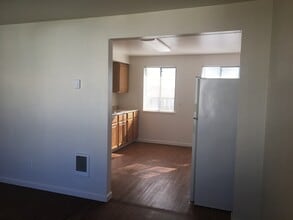 75-73 NW Jorgen St in Winston, OR - Building Photo - Building Photo