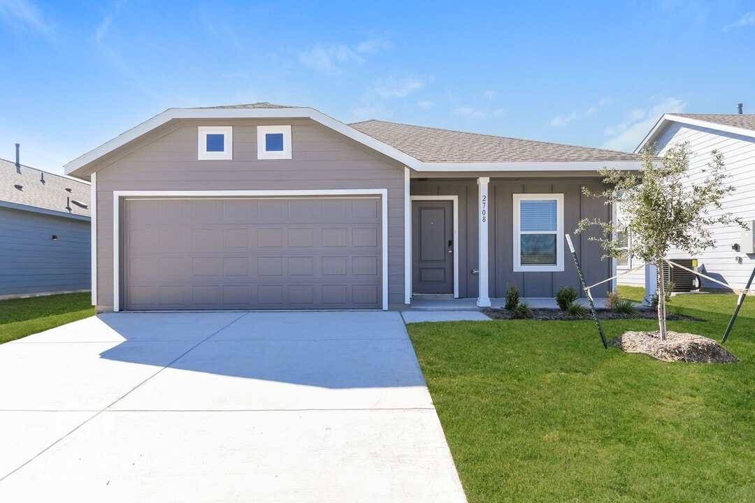 2708 Ctr Crk Ln in Fort Worth, TX - Building Photo