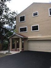 812 E Gulf Blvd in Indian Rocks Beach, FL - Foto de edificio - Building Photo