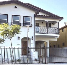 1861 S Longwood Ave in Los Angeles, CA - Building Photo - Building Photo